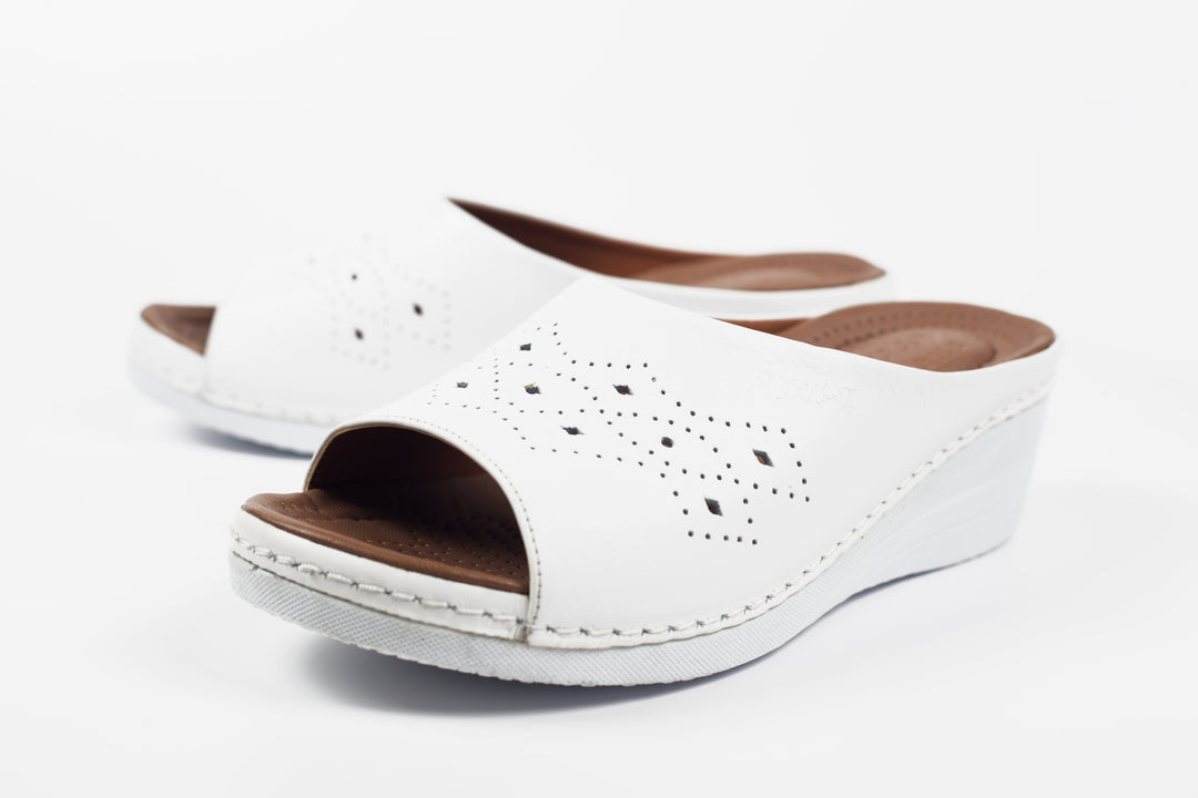 SANDALE MEDICAL EN CUIR REF 110