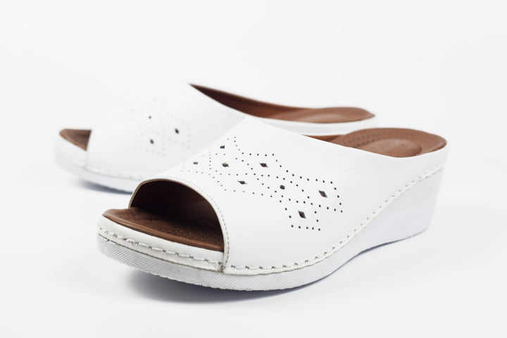 SANDALE MEDICAL EN CUIR REF 110